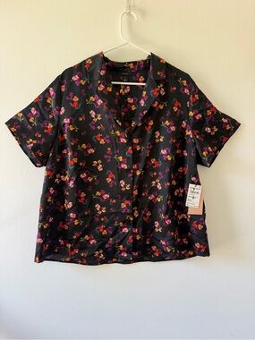 Halogen black floral short-sleeve blouse
